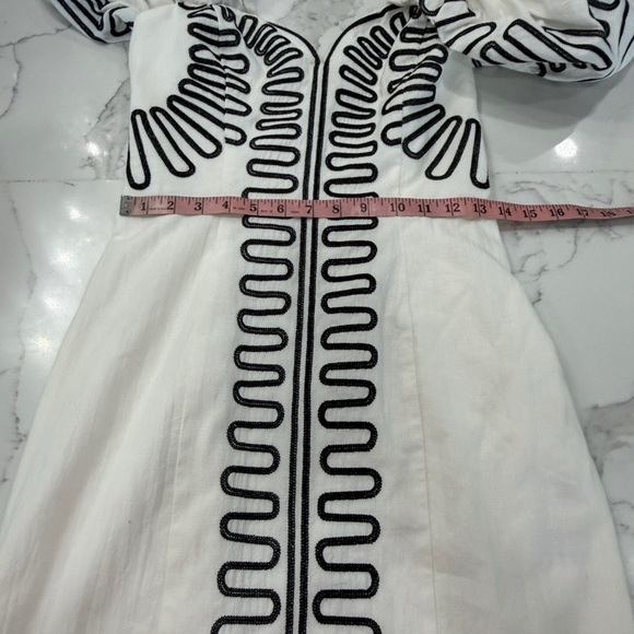 H&M White Mini Dress with Black Detailing - Picture 6 of 11